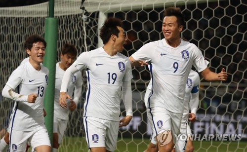 Korea wins E1